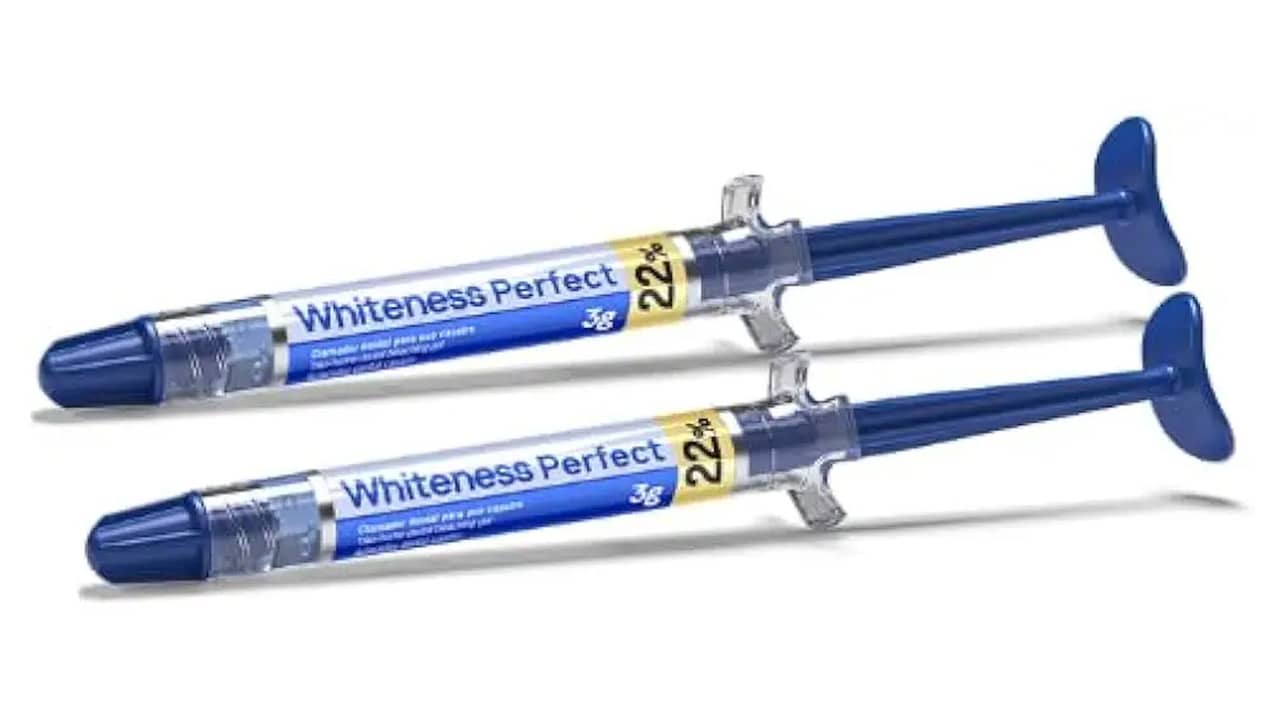 Qual o Melhor Clareador Dental? Clareadores Caseiros e Fitas Comparados
